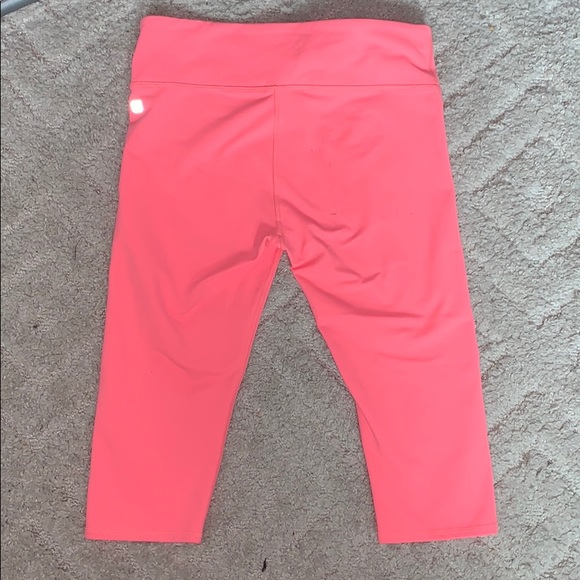 Cropped Fabletic Leggings - Picture 4 of 5